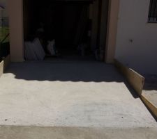 Pente d'accès au garage.