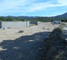 Suite pose r&eacute;seaux &eacute;lectrique, et Telecom et ose des murs en parpaing