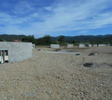 Suite pose r&eacute;seaux &eacute;lectrique, et Telecom et ose des murs en parpaing