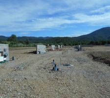 Suite pose r&eacute;seaux &eacute;lectrique, et Telecom et ose des murs en parpaing