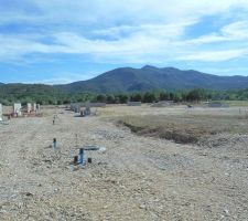 Suite pose r&eacute;seaux &eacute;lectrique, et Telecom et ose des murs en parpaing