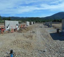 Suite pose r&eacute;seaux &eacute;lectrique, et Telecom et ose des murs en parpaing