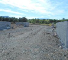 Suite pose r&eacute;seaux &eacute;lectrique, et Telecom et ose des murs en parpaing