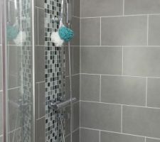 Porte de douche de la salle d eau pos&eacute;e samedi 6 Ao&ucirc;t