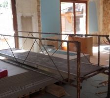 Arriver du placo,pour faux plafond,et enrober les conduits