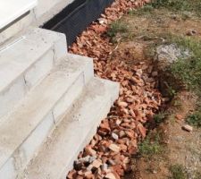 Tuiles brisées pour remblai