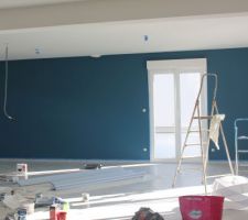 09.08.2016 : 2ème couche peinture de mon mur bleu (Bleu Paon DuluxValentine Crème de couleurs)