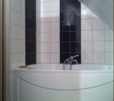 Faïence salle de bain en cours plus qu'a faire les joints