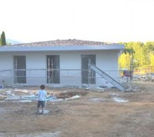 Façade en cours : côté sud / chambres.