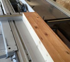 Débit des chutes de poutre en lamellé collé pour fabriquer les meubles de l'atelier