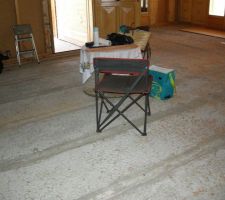 Et voil&agrave; l'int&eacute;rieur tel qu'il est aujourd'hui...
Encore &eacute;norm&eacute;ment de travail