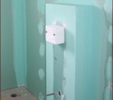 Habillage WC suspendu du bas.