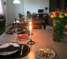 Cuisine donnant sur la salle à manger
