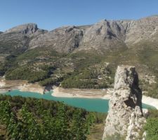 Vacances en Espagne, Guadaleste avec son lac aux eaux turquoises