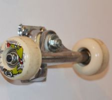 Porte manteau roulement skateboard