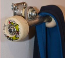 Porte manteau roulement skateboard