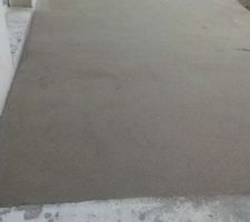 Coulage de la chape intérieure et extérieure pour la terrasse