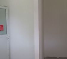 Peinture blanche en attendant la couleur