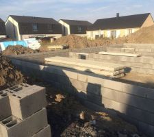 Le terrassement a été fait la veille, ça avance vite