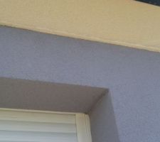 Voilà le résultat de leur travail de réfection..... des traces sombres en plus....