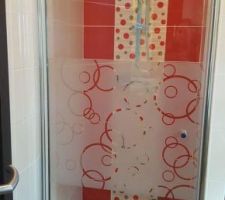 Porte de douche pour les enfants