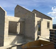 La ma&ccedil;onnerie est quasi termin&eacute;e