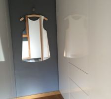 Dressing de notre chambre enfin terminÃ©: mur du fond peint en gris et miroir posÃ©ð???