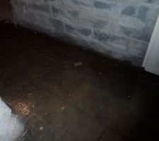 Fuite d'eau dans les caves.