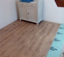 Pose du parquet à l'étage!