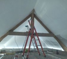 Enduit, peinture, pon&ccedil;age des poutres.