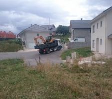 Arrivée de la pelleteuse ! Premier jour de chantier, Youpi