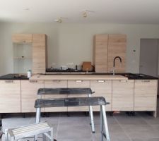 Cuisine de chez Ixina avec îlot central