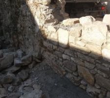 Reconstruction dur mur ancien
