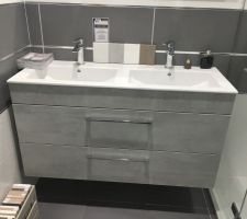 Meuble suspendu double vasques qui sera en imitation bois blanc