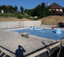 Installation de l'isolant de type polystyrène extrudé Roofmat sous dallage 9