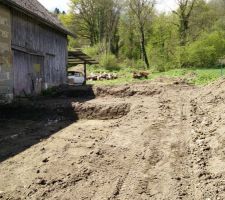 Ménage dans le terrain au nord