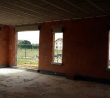 Décoffrage : les volumes sont maintenant bien visibles !
Vue sur séjour/salon