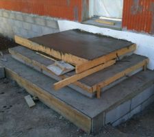 L'escalier d'entr&eacute;e construit par mes soins