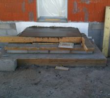 L'escalier d'entr&eacute;e construit par mes soins