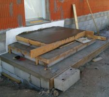 L'escalier d'entr&eacute;e construit par mes soins