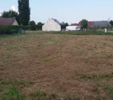 Voici une vue sympa de la maison depuis le chemin