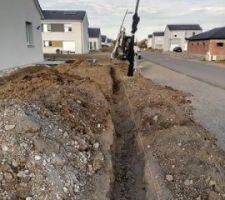 Pelletage pour la fondation du muret extérieur.