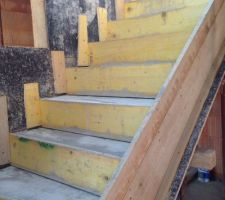 Escalier et dalle de l'etage coulés