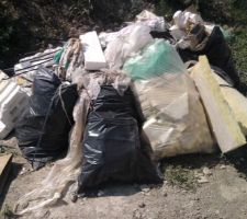 Nettoyage du terrain: les plastiques et polystyrènes
