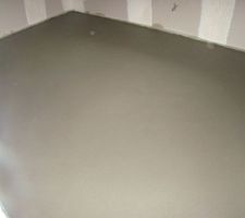 Chape dans la chambre de Maxime