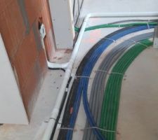 Conduit_Aspiration centralisée + boîtier prise Etage Supérieur