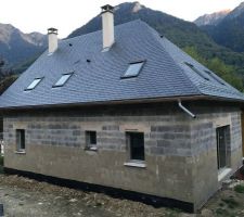 Encore une petite tranch&eacute;e pour les evac sont des pluviales, toit et fen&ecirc;tres face ouest ok!!