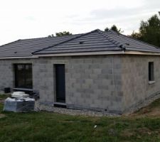 Lazure des bandeaux termin&eacute; + frisette 2eme couche &agrave; terminer