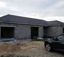 Lazure des bandeaux termin&eacute; + frisette 2eme couche &agrave; terminer