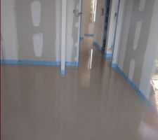 Coulage de la chape liquide